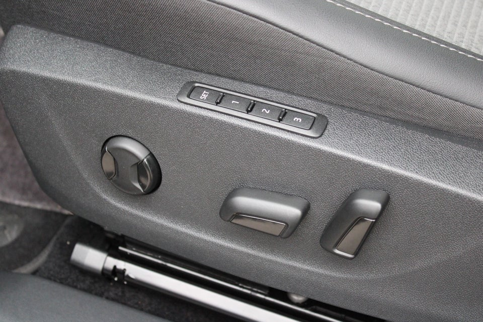 Skoda Enyaq 80 iV Loft 5d