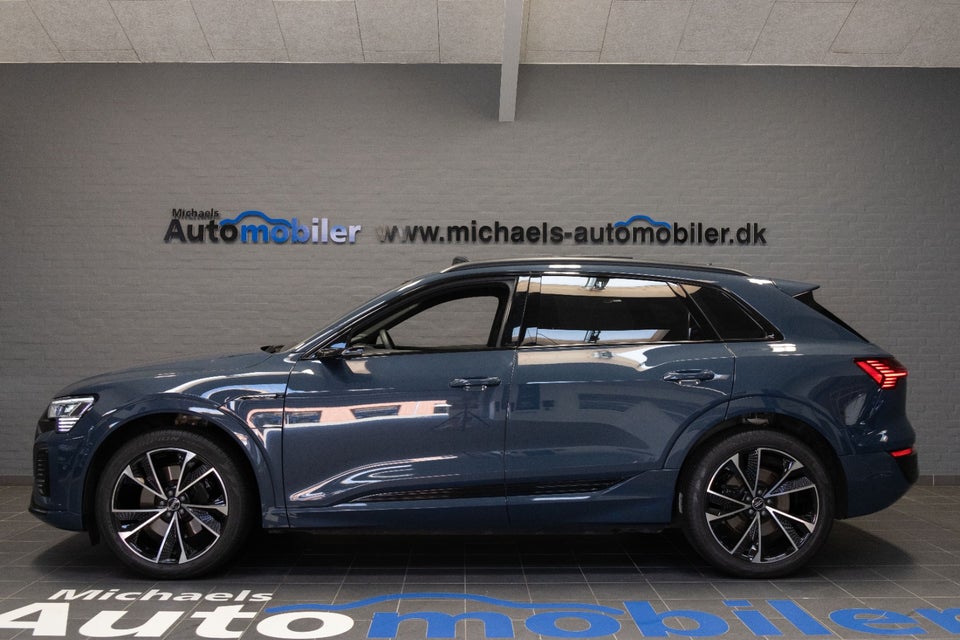 Audi Q8 e-tron 55 S-line quattro 5d