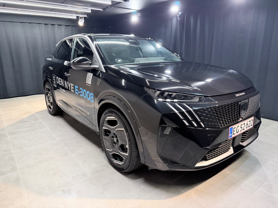 Peugeot e-3008 77 GT 5d