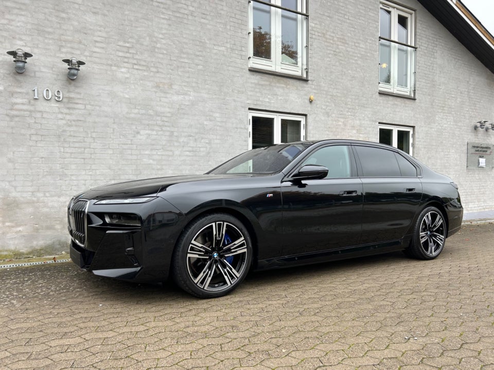 BMW i7 xDrive60 M-Sport 4d