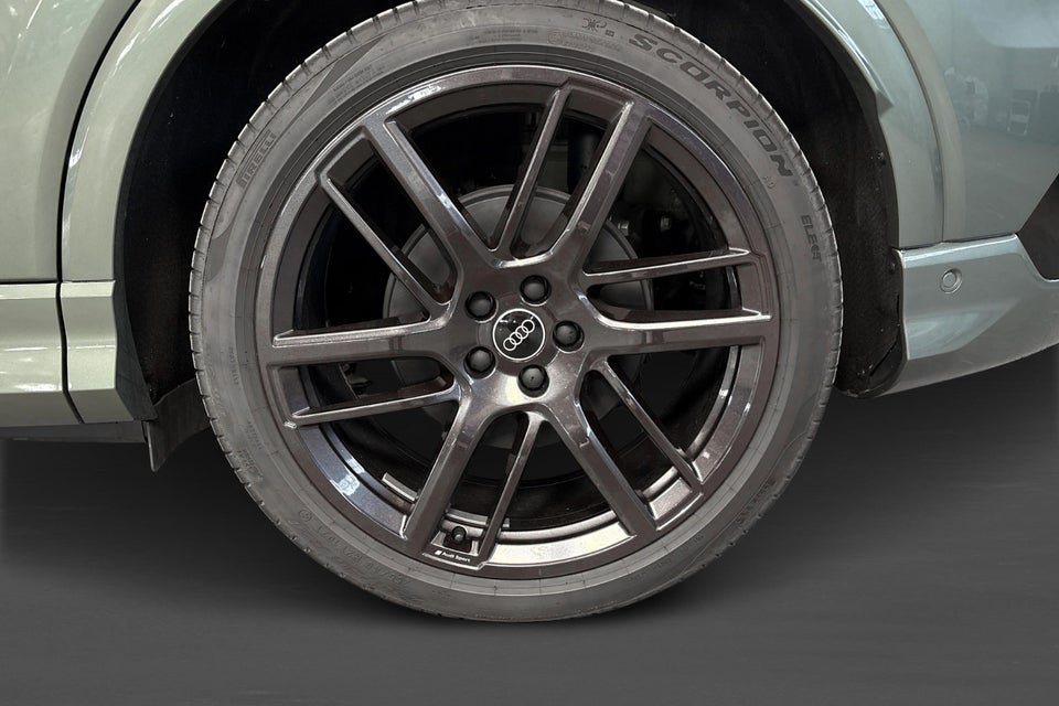 Audi Q4 e-tron performance 5d