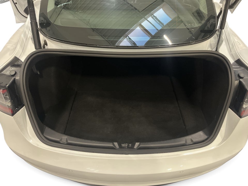 Tesla Model 3 Standard Range+ RWD 4d