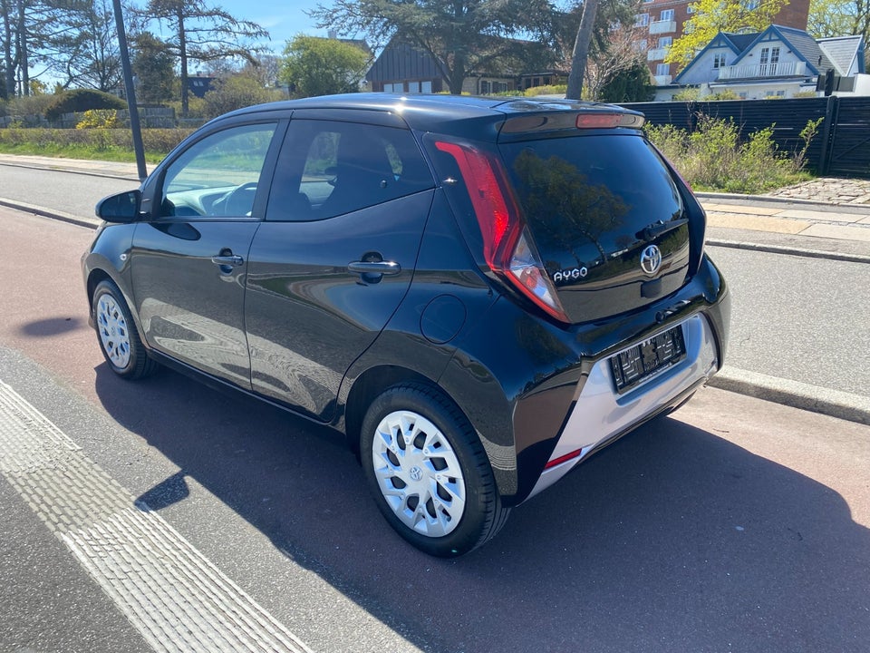Toyota Aygo 1,0 VVT-i x-pression 5d