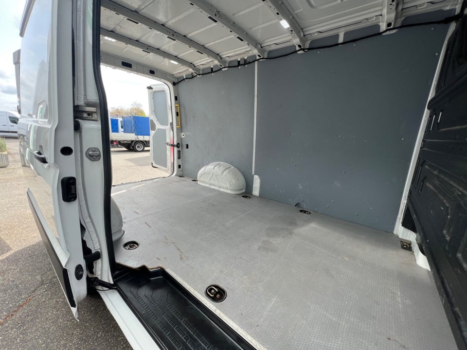 VW Crafter 35 2,0 TDi 140 Kassevogn L3H2