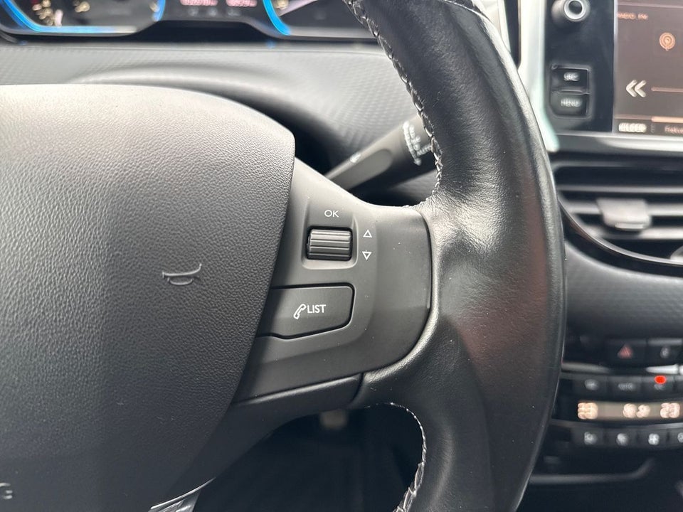 Peugeot 2008 1,2 e-THP 110 Desire Sky EAT6 5d