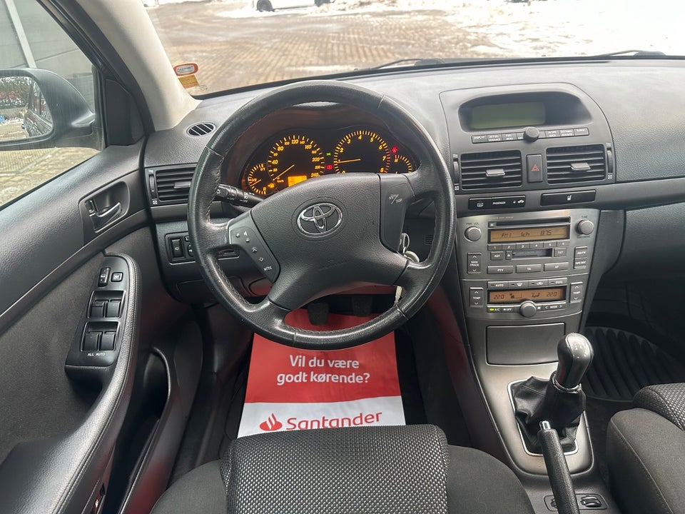 Toyota Avensis 2,0 Sol 4d