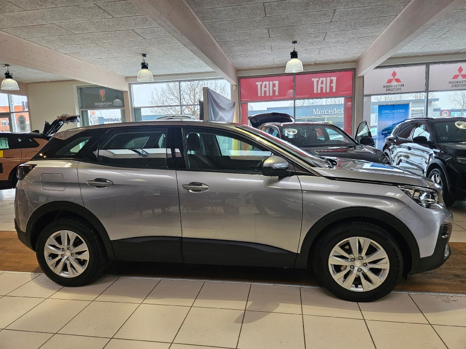 Peugeot 3008 1,2 e-THP 130 Strike 5d