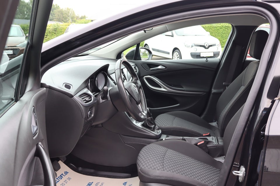 Opel Astra 1,2 T 110 Elegance Sports Tourer 5d