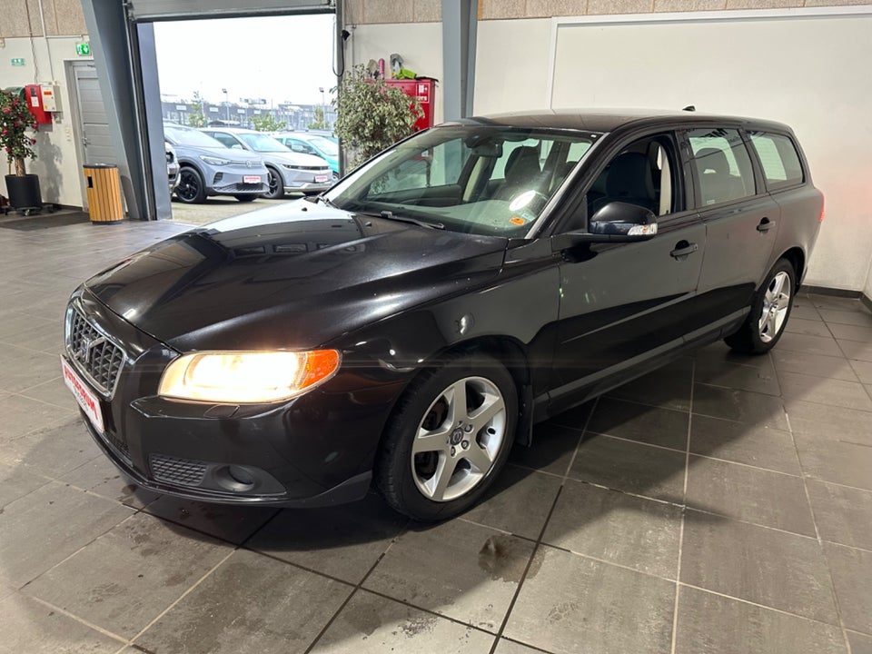 Volvo V70 2,5 T Momentum aut. 5d