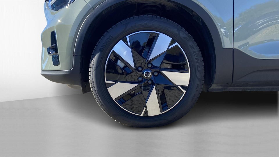 Volvo EX40 Twin Performance Plus 5d