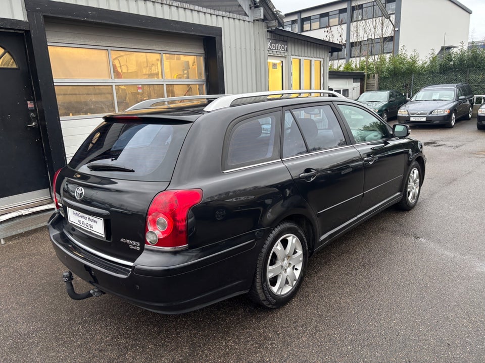 Toyota Avensis 2,0 D-4D Sol stc. 5d