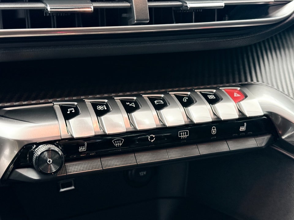 Peugeot 3008 1,2 e-THP 130 Active 5d