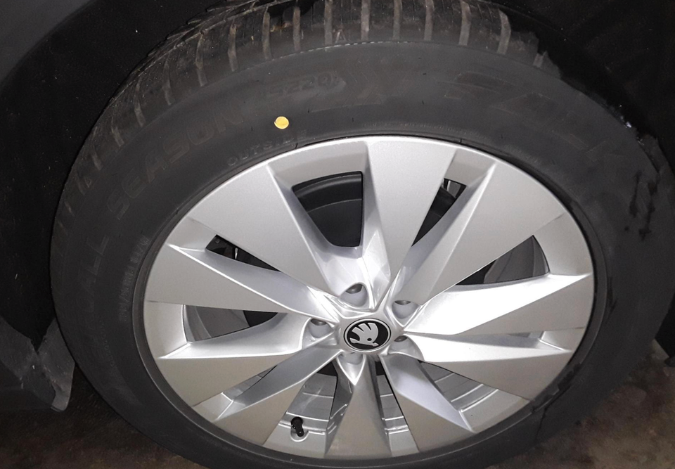 Skoda Elroq 85 iV Loft 5d