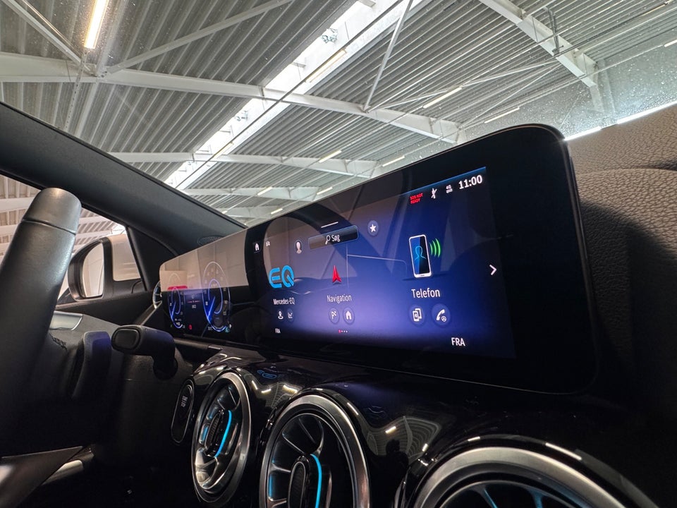 Mercedes EQA300 Progressive 4Matic 5d