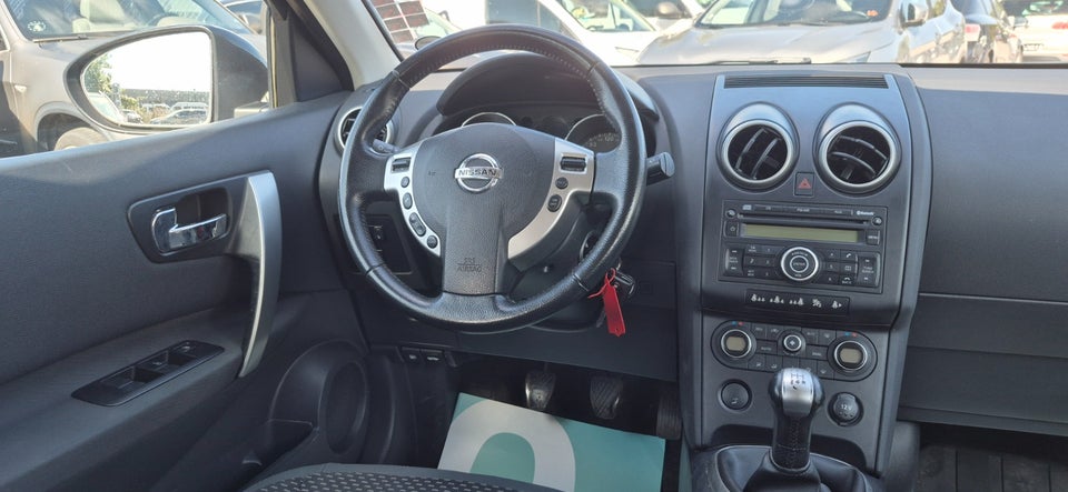 Nissan Qashqai 1,6 Tekna 5d