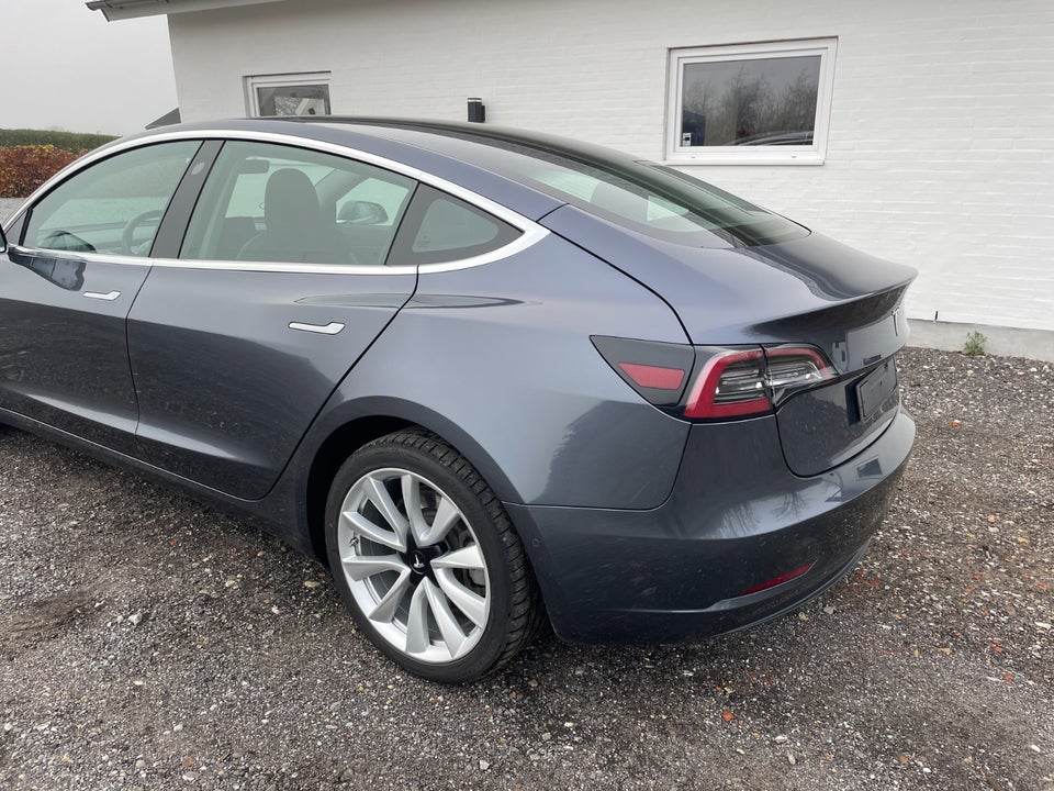 Tesla Model 3 Long Range AWD 4d