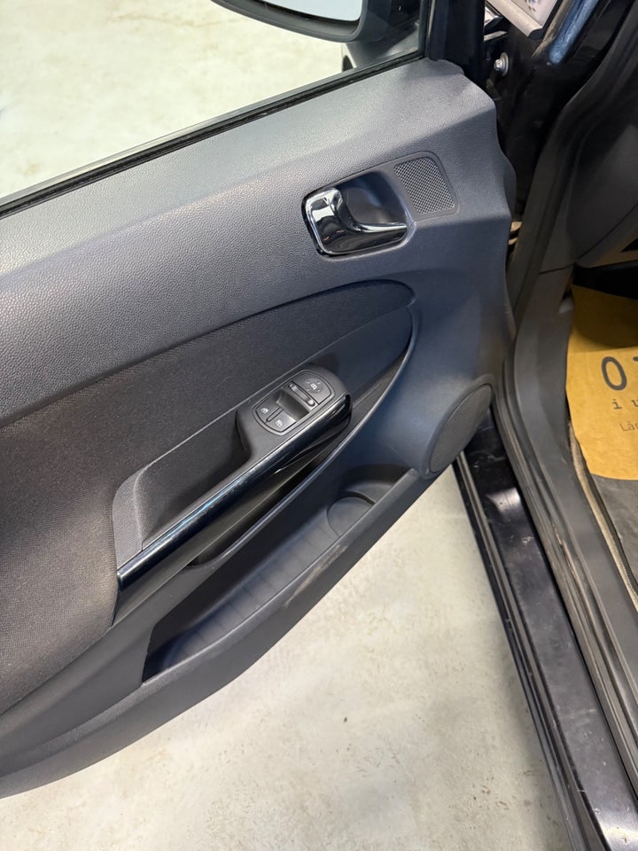 Opel Corsa 1,2 16V Sport 5d