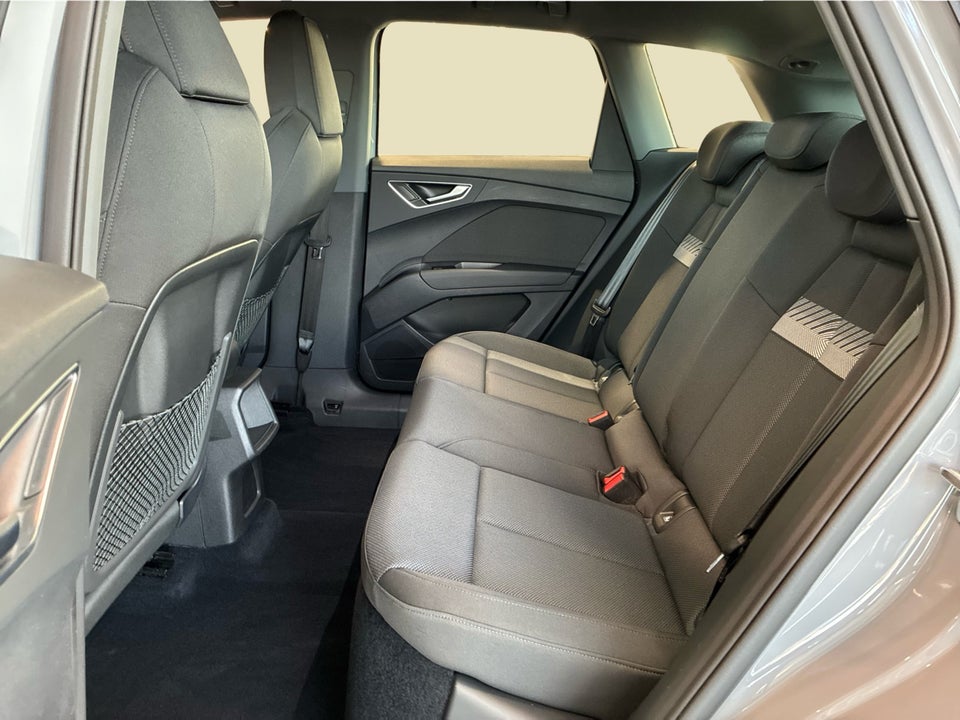 Audi Q4 e-tron 40  5d