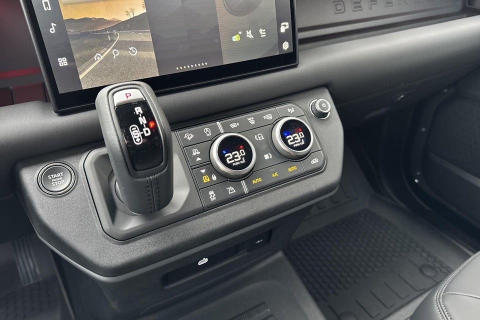 Land Rover Defender 110 3,0 D250 Hard Top X-Dynamic SE aut. Van 5d