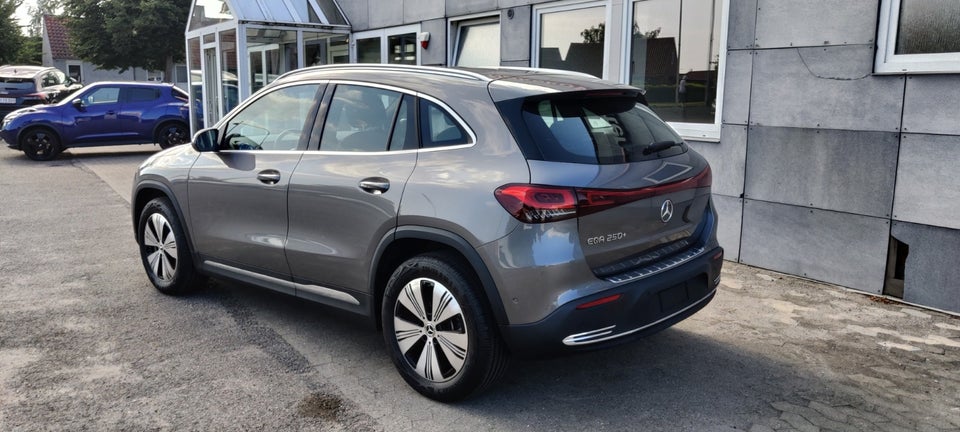 Mercedes EQA250+ Progressive 5d