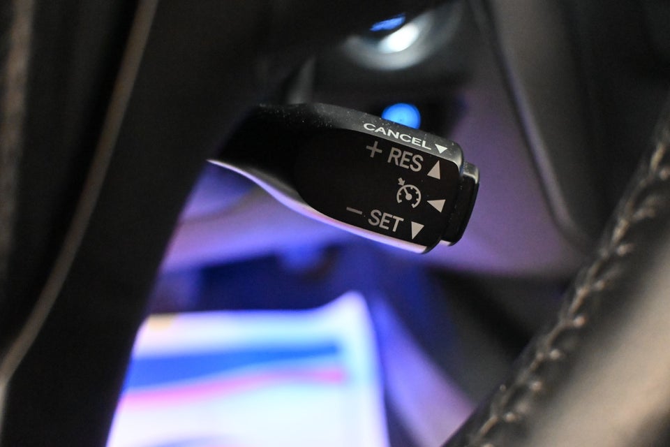 Toyota Avensis 1,8 VVT-i T2 Selected Touring Sports MDS 5d