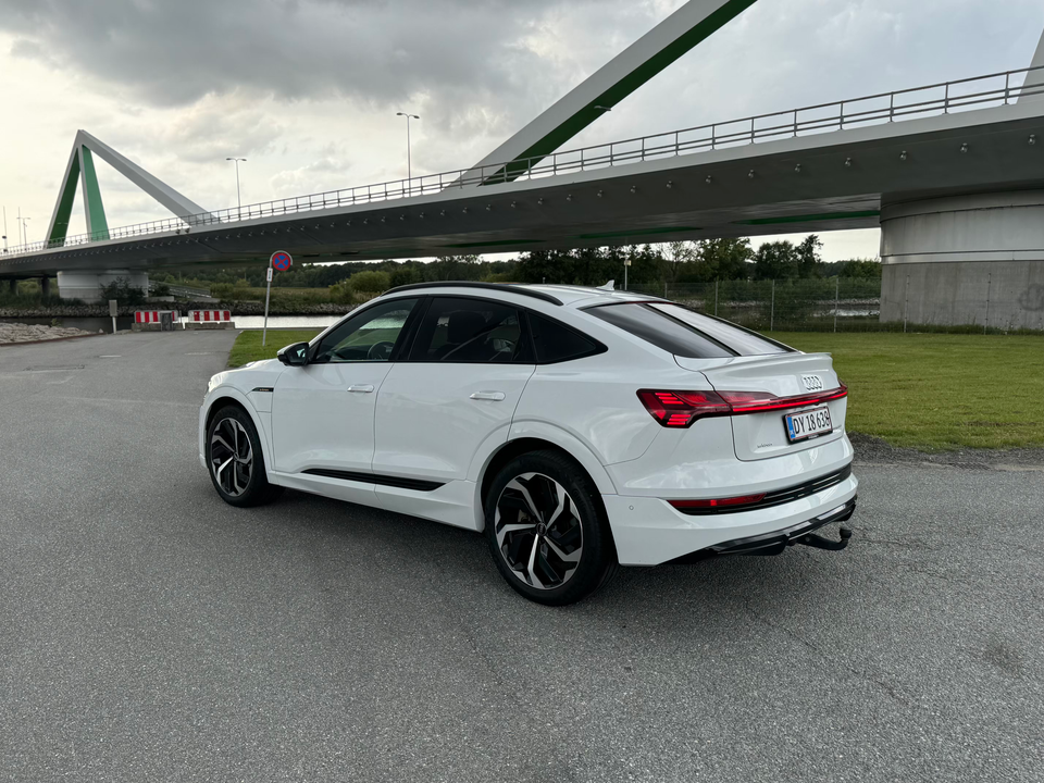 Audi e-tron 55 S-line Sportback quattro 5d