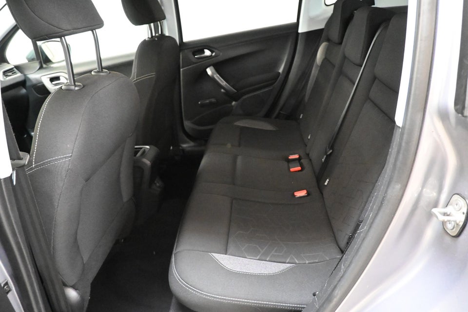 Peugeot 2008 1,2 VTi 82 Active 5d