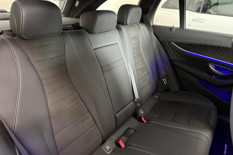 Mercedes E300 de 2,0 AMG Line stc. aut. 5d