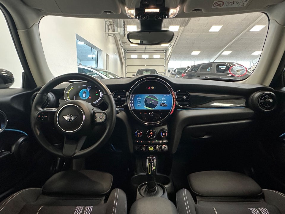 MINI Cooper SE Essential 3d