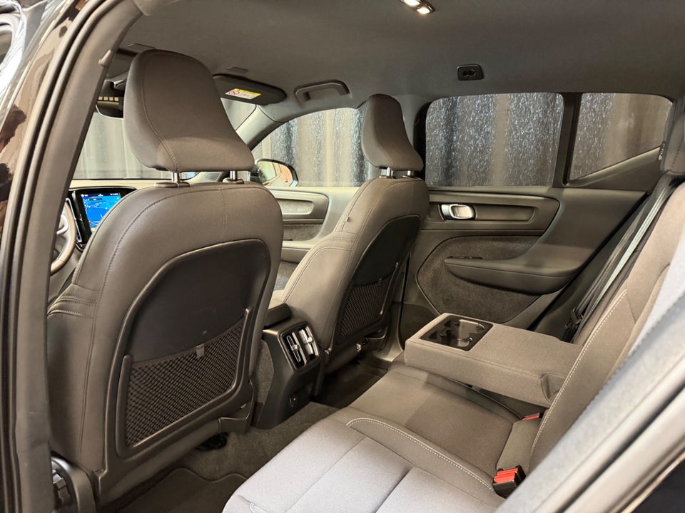 Volvo EX40 Extended Range Black Edition 5d