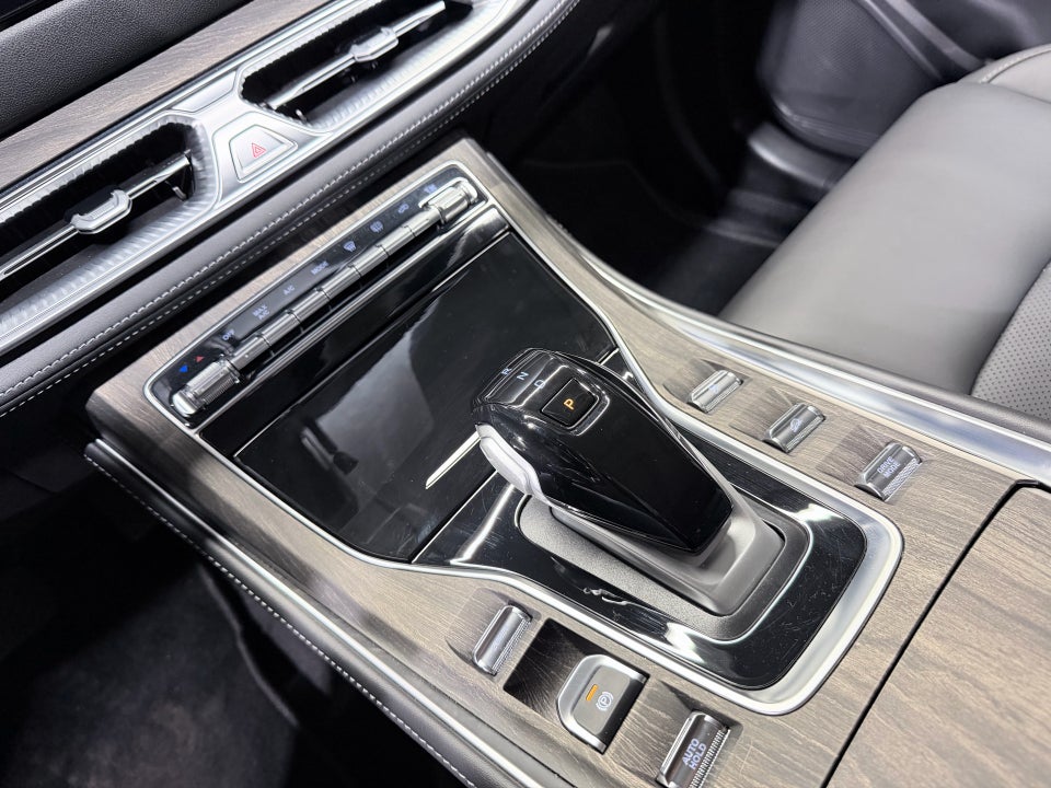 Navor E5 1,5 PHEV Rock 5d