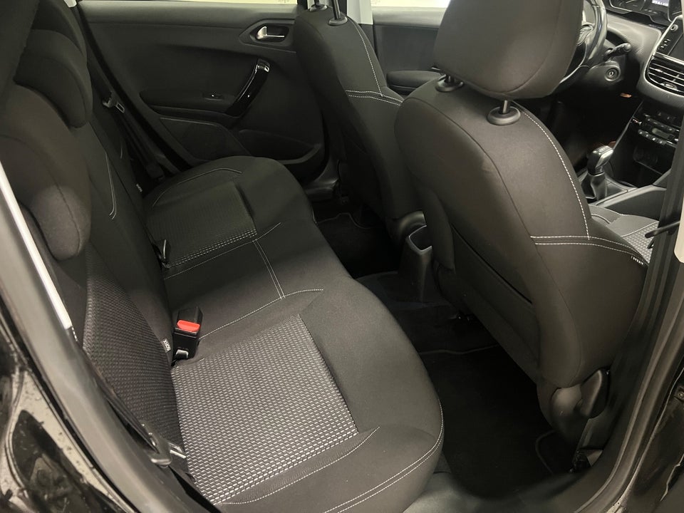 Peugeot 208 1,6 BlueHDi 100 Desire Sky 5d