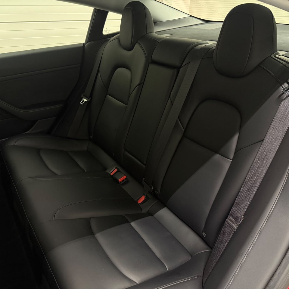 Tesla Model 3 Long Range AWD 4d