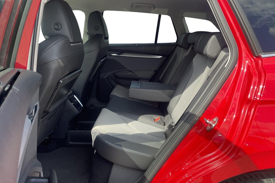 Skoda Enyaq 60 iV Loft 5d