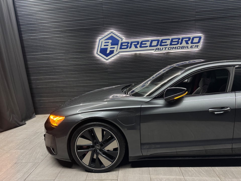 Audi RS e-tron GT quattro 4d