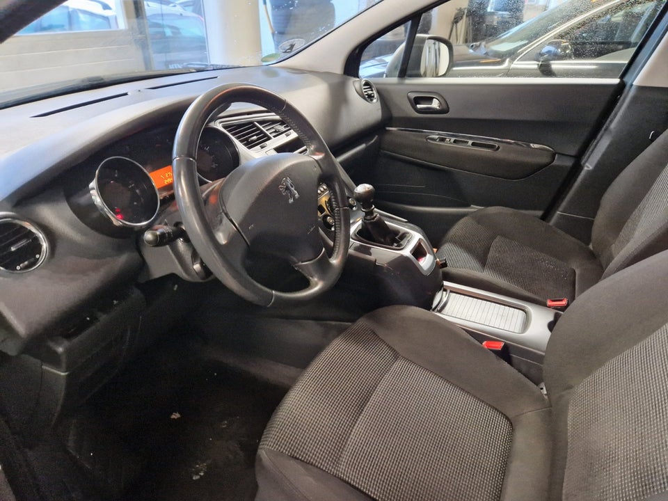 Peugeot 5008 1,6 HDi 110 Premium 7prs 5d