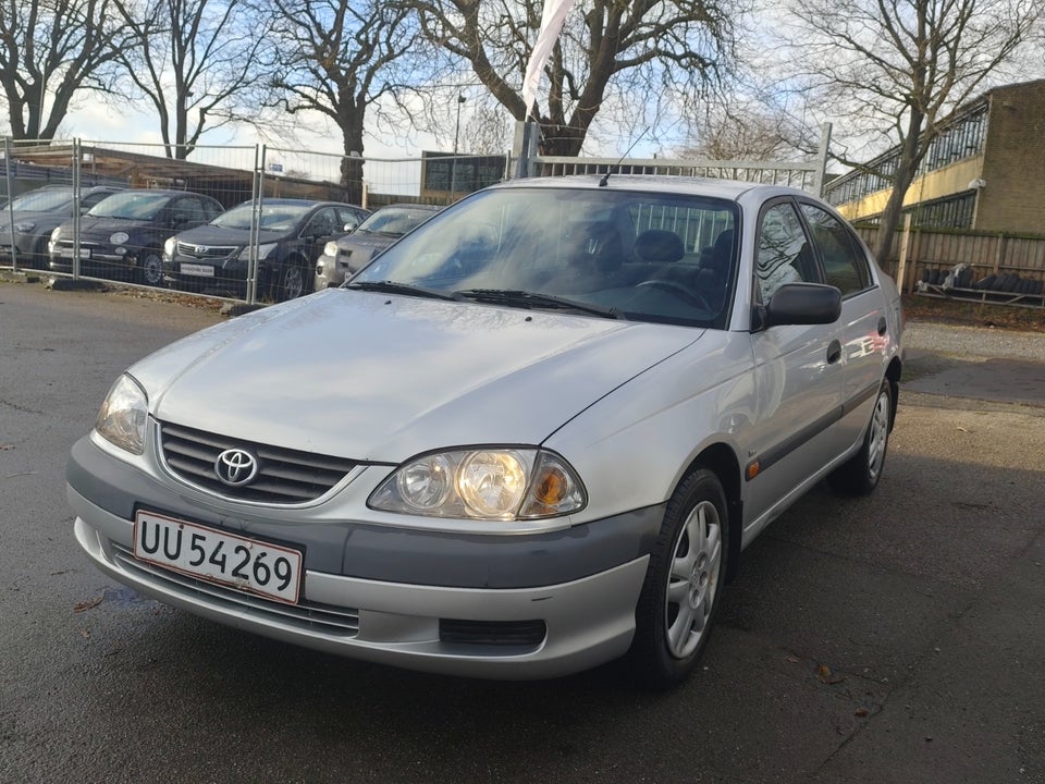 Toyota Avensis 1,8 VVT-i Terra 4d