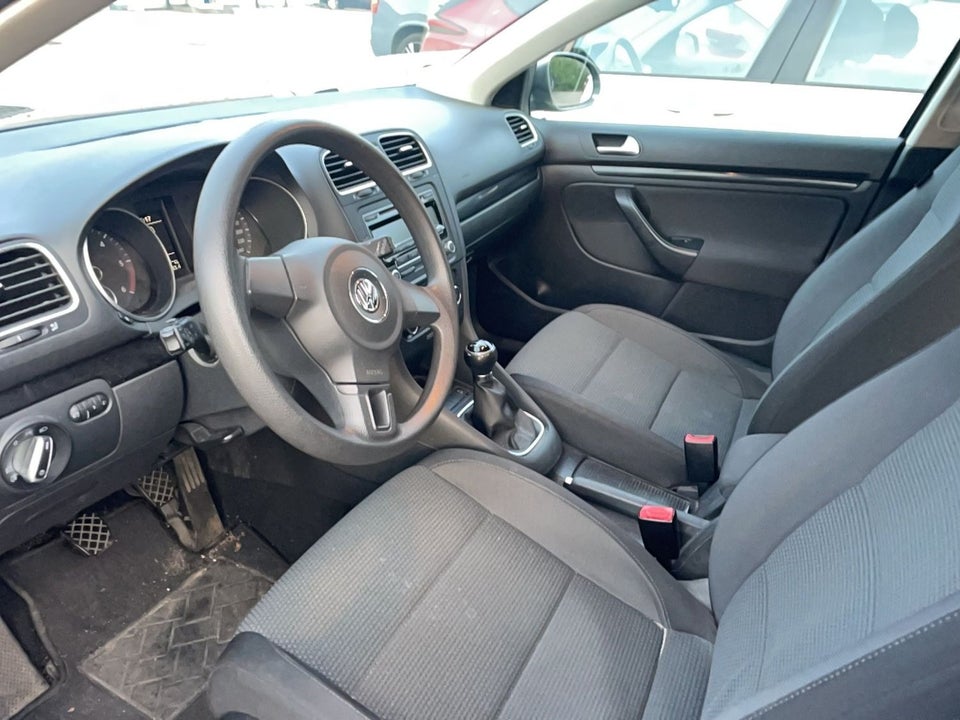 VW Golf VI 1,6 TDi 105 Comfortline Variant BMT 5d