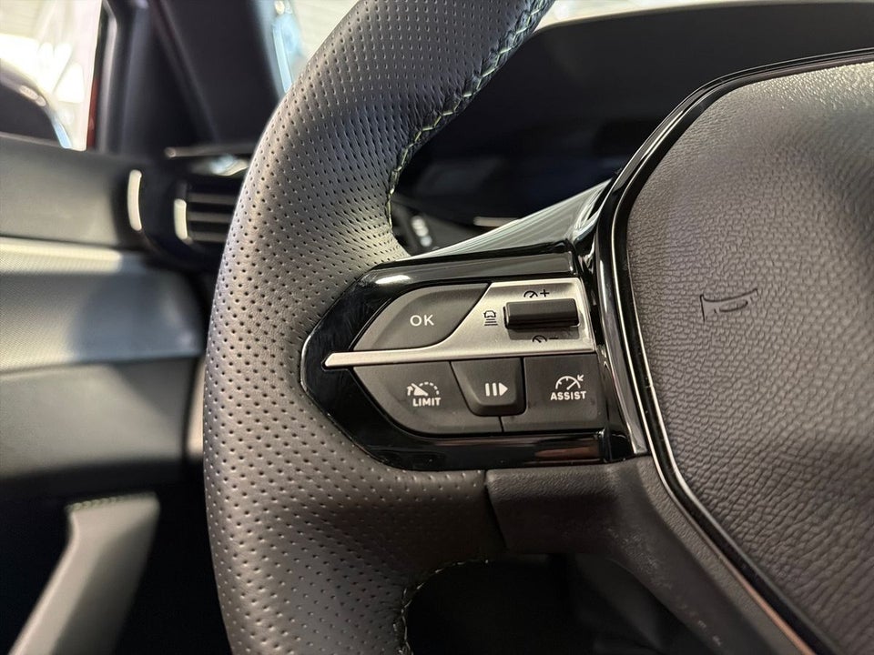 Peugeot e-408 58 GT 5d