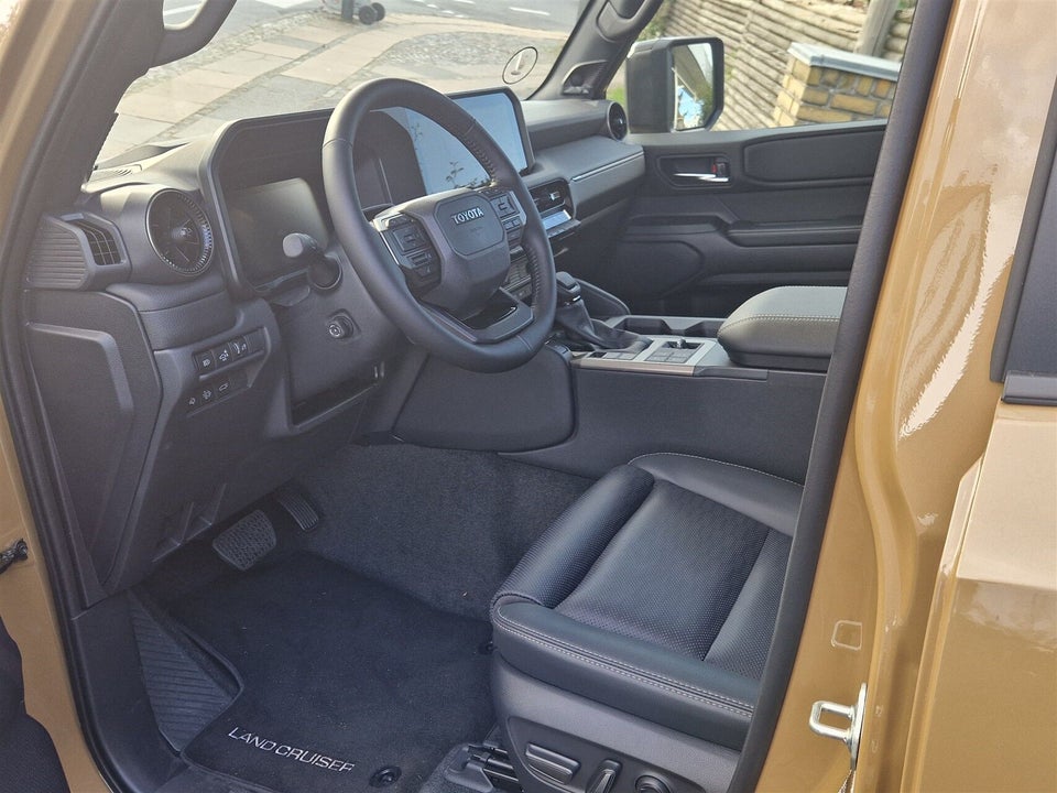 Toyota Land Cruiser 2,8 D-4D T4 aut. 5d