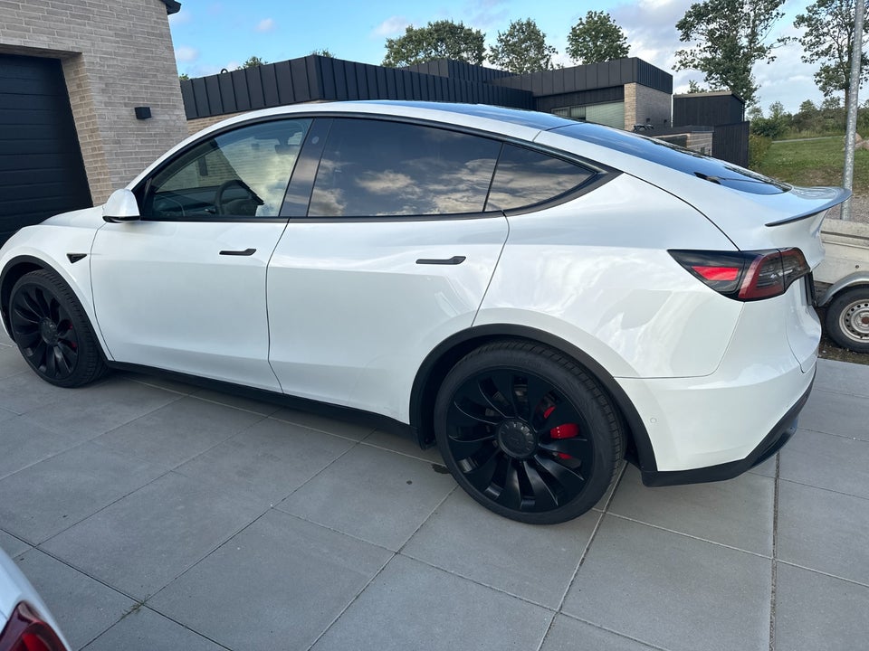 Tesla Model Y Performance AWD 5d