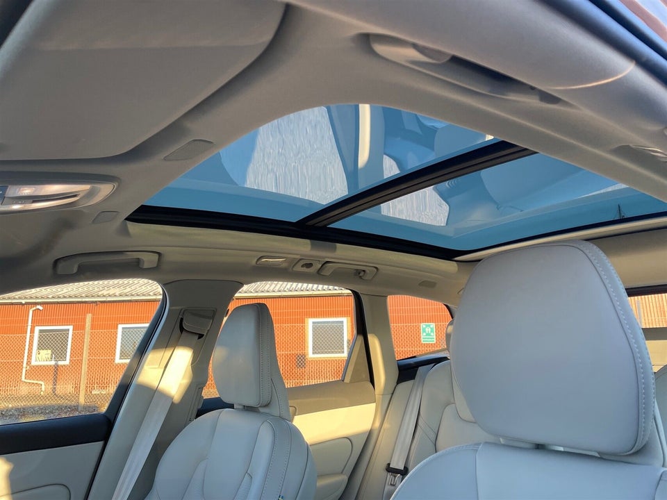 Volvo XC60 2,0 T6 ReCharge Ultra aut. AWD 5d