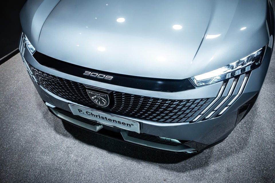Peugeot e-3008 77 GT 5d