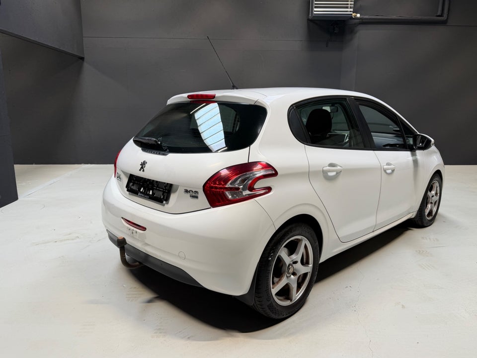Peugeot 208 1,6 e-HDi 92 Active 5d