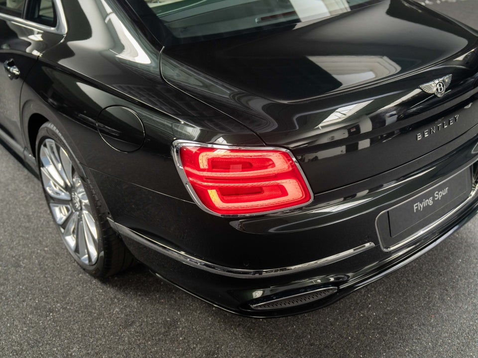 Bentley Flying Spur 4,0 V8 Hybrid Mulliner aut. 4d