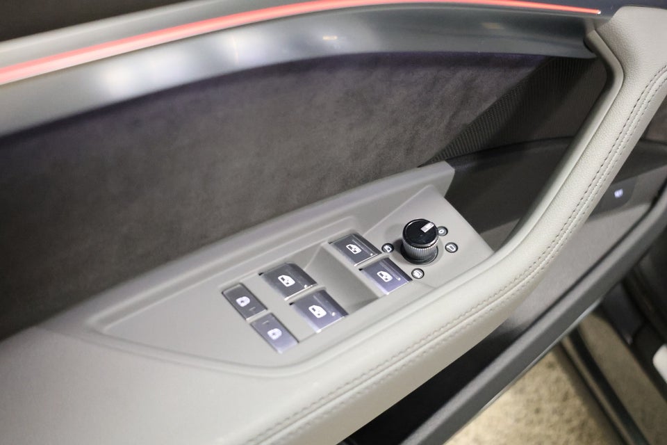 Audi e-tron 55 S-line quattro 5d