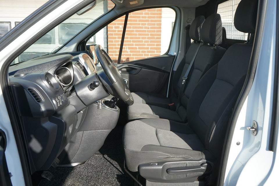 Renault Trafic T29 2,0 dCi 145 L2 Chassis