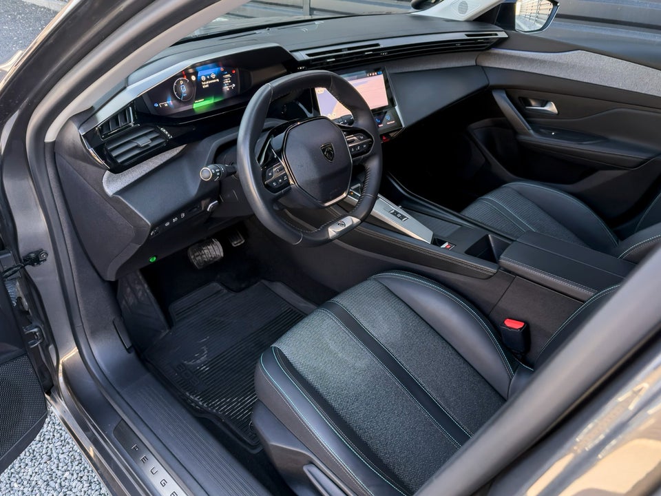 Peugeot 308 1,6 Hybrid First Selection+ EAT8 5d