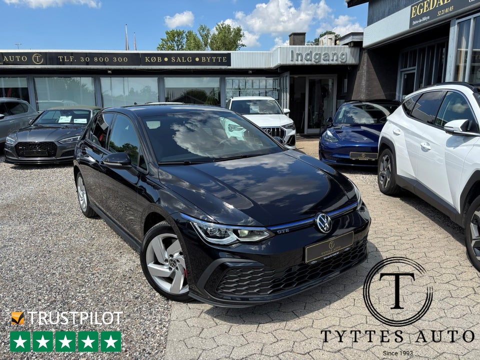 VW Golf VIII 1,4 GTE DSG 5d