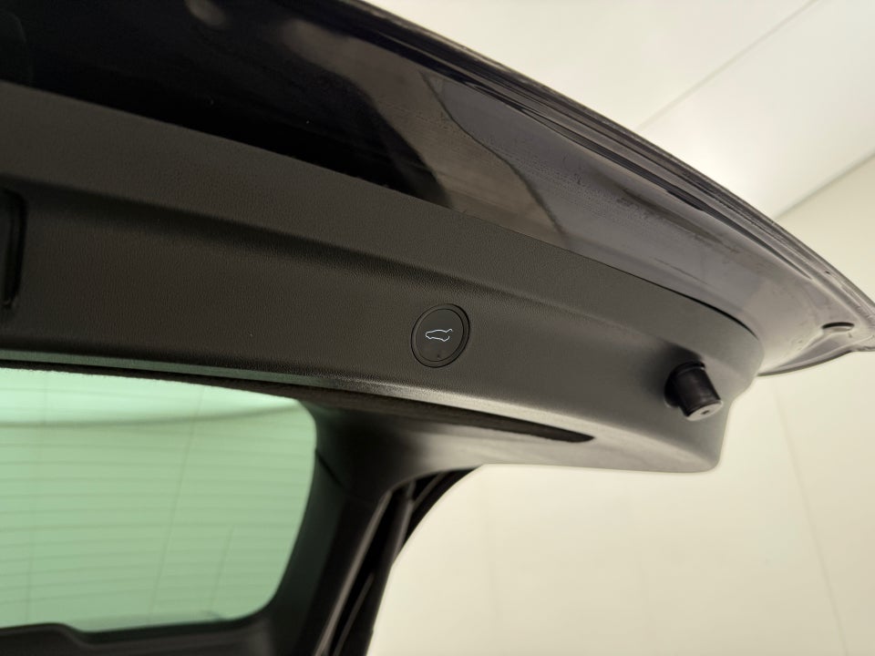 Tesla Model Y RWD 5d